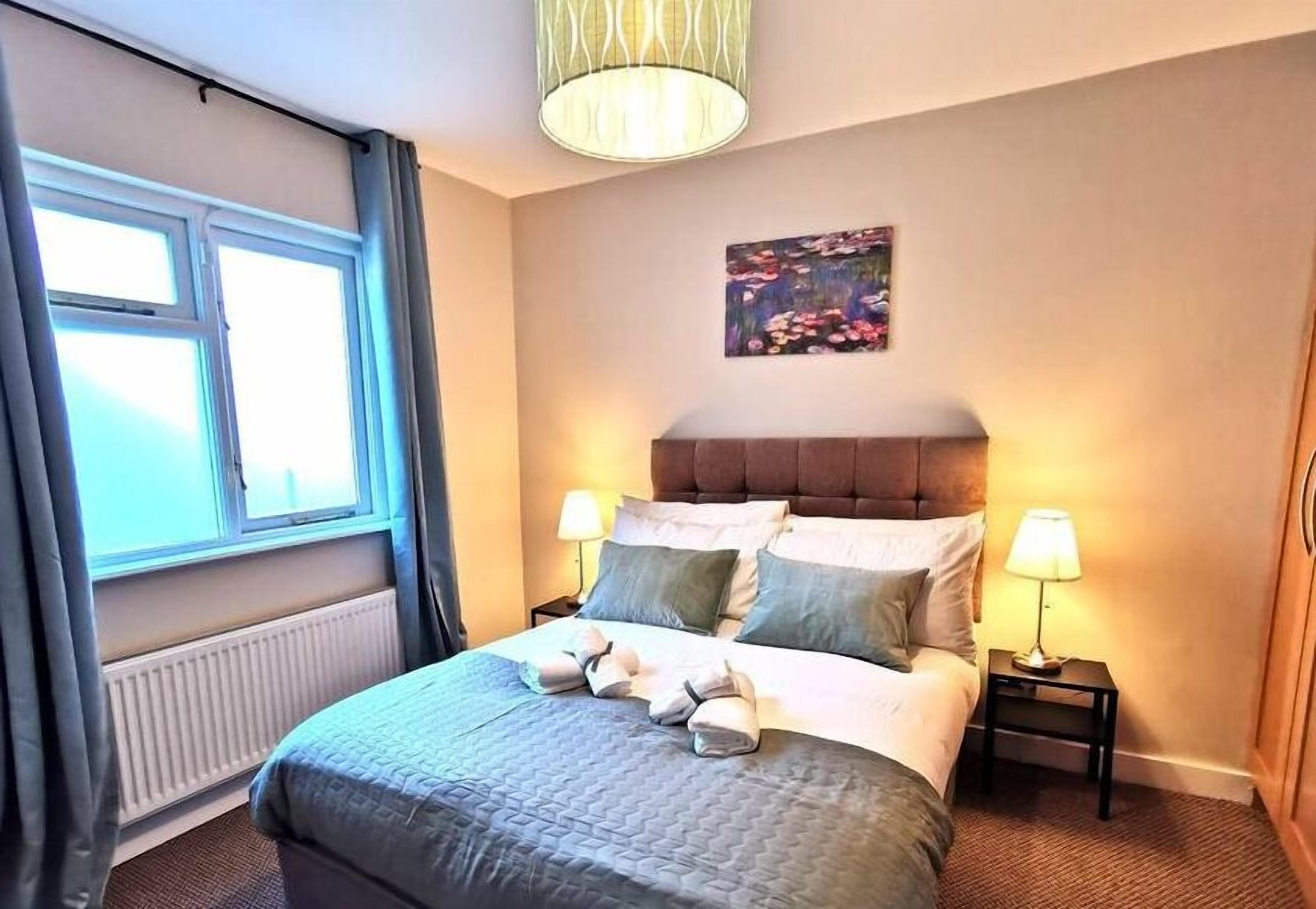 2 bedrooms, iron/ironing board, travel cot, WiFi
