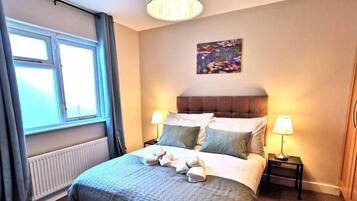 2 bedrooms, iron/ironing board, travel cot, WiFi