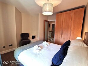 2 bedrooms, iron/ironing board, travel cot, WiFi - Well Located House Ranelagh PATIO AND WIFI (Dublin 6)