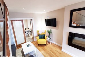 TV, fireplace - Well Located House Ranelagh PATIO AND WIFI (Dublin 6)