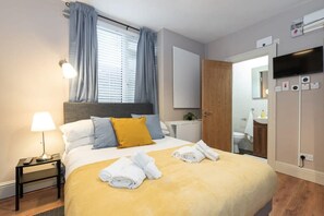 Desk, iron/ironing board, WiFi, bed sheets - Cosy and Convenient Studio IN TRENDY RANELAGH (Dublin 6)