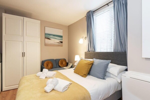 Desk, iron/ironing board, WiFi, bed sheets - Cosy and Convenient Studio IN TRENDY RANELAGH (Dublin 6)