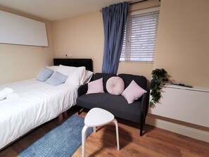 Desk, iron/ironing board, travel cot, WiFi