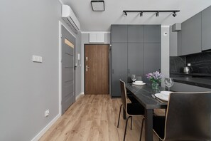 Apartemen, 1 kamar tidur, balkon | Area keluarga