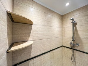 Shower - Apt. 4 pax Blanes 30 m from the beach, air conditioning and free wifi. Vivalidays Sylvia. (Blanes)
