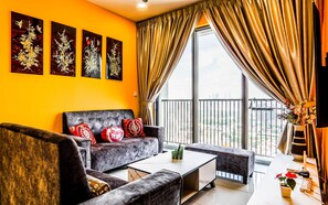 Apartamento família | Área de estar | Smart TV