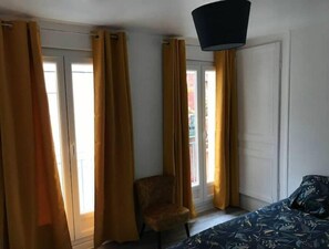 2 bedrooms, bed sheets