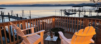 ALL INCLUSIVE AMENITIES:Kayak,SUP,Pedal Boat,PingPong,Pickleball,Movie Nt &MORE!