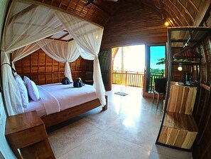 ミニバー、セーフティボックス (室内)、デスク、ノートパソコ ン用作業スペース