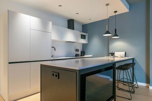 Standard Duplex, 2 Bedrooms, Terrace | Private kitchen