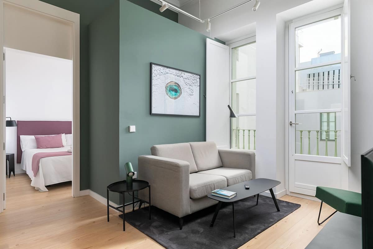 Standaard appartement, 2 slaapkamers | 3 slaapkamers, donzen dekbedden, individueel gedecoreerd
