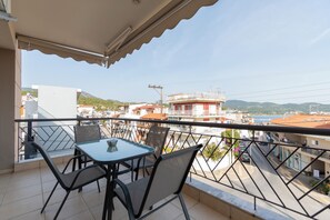 Outdoor dining - SithoniaRS 2nd Floor Center Apartment with amazing Seaview (Neos Marmaras)
