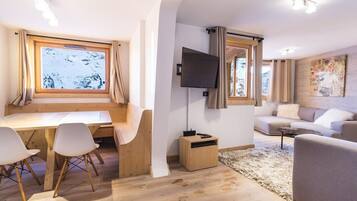 Télévision, cheminée