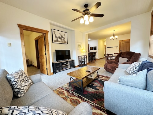 Comfortable Family Condo near downtown Driggs + Grand Targhee