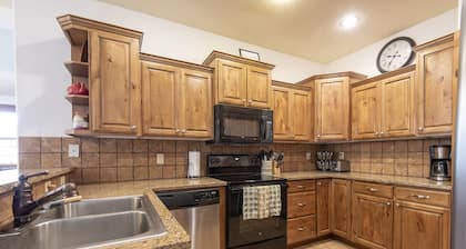 Comfortable Family Condo near downtown Driggs + Grand Targhee