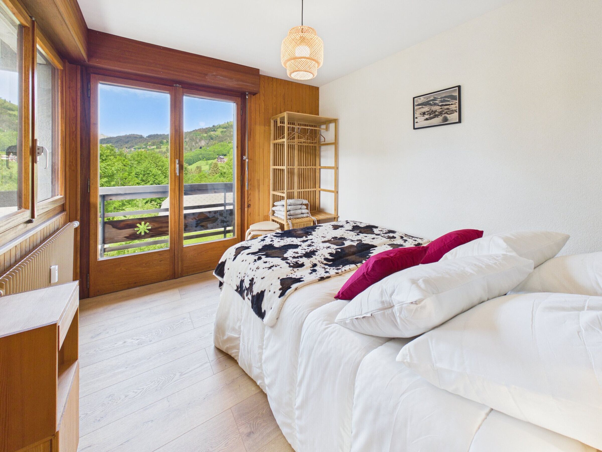 2 bedrooms, iron/ironing board, free WiFi