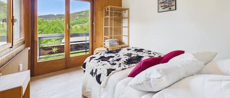2 chambres, fer et planche à repasser, accès au Wi-Fi (inclus)