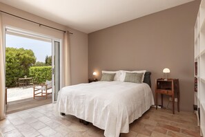 6 chambres, fer et planche Ă repasser, Wi-Fi, draps fournis