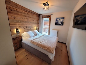 3 bedrooms, iron/ironing board, free WiFi