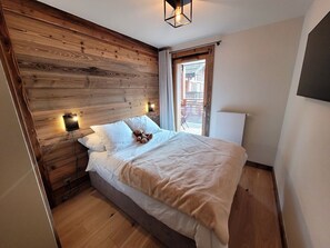 3 bedrooms, iron/ironing board, free WiFi