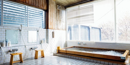 Baño termal público. Glamping Hoshigaminomori