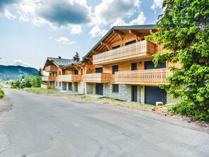 Exterior - Modern 2-Bed Apartment Near Les Gets Slopes with Parking (Les Gets)