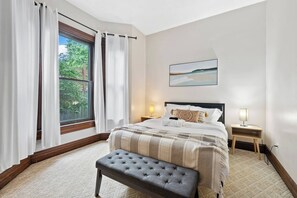 2 bedrooms, desk, iron/ironing board, free WiFi