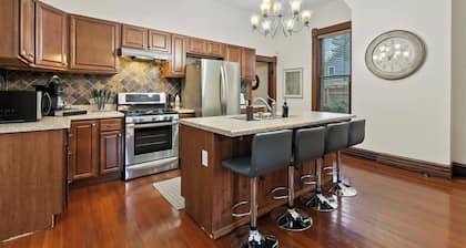 Unwind and relax in this idyllic Short North hangout.