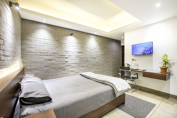 Quarto casal conforto | Banheiro | Chuveiro, ducha de hidromassagem, produtos de toalete grátis