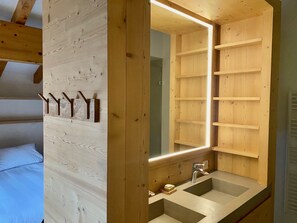 4 bedrooms, iron/ironing board, free WiFi, bed sheets - Magnifique Chalet Avec vue Imprenable (Val de Bagnes)