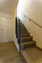 皇家公寓 | 起居区 | 32-英寸智能电视（配备数码频道）