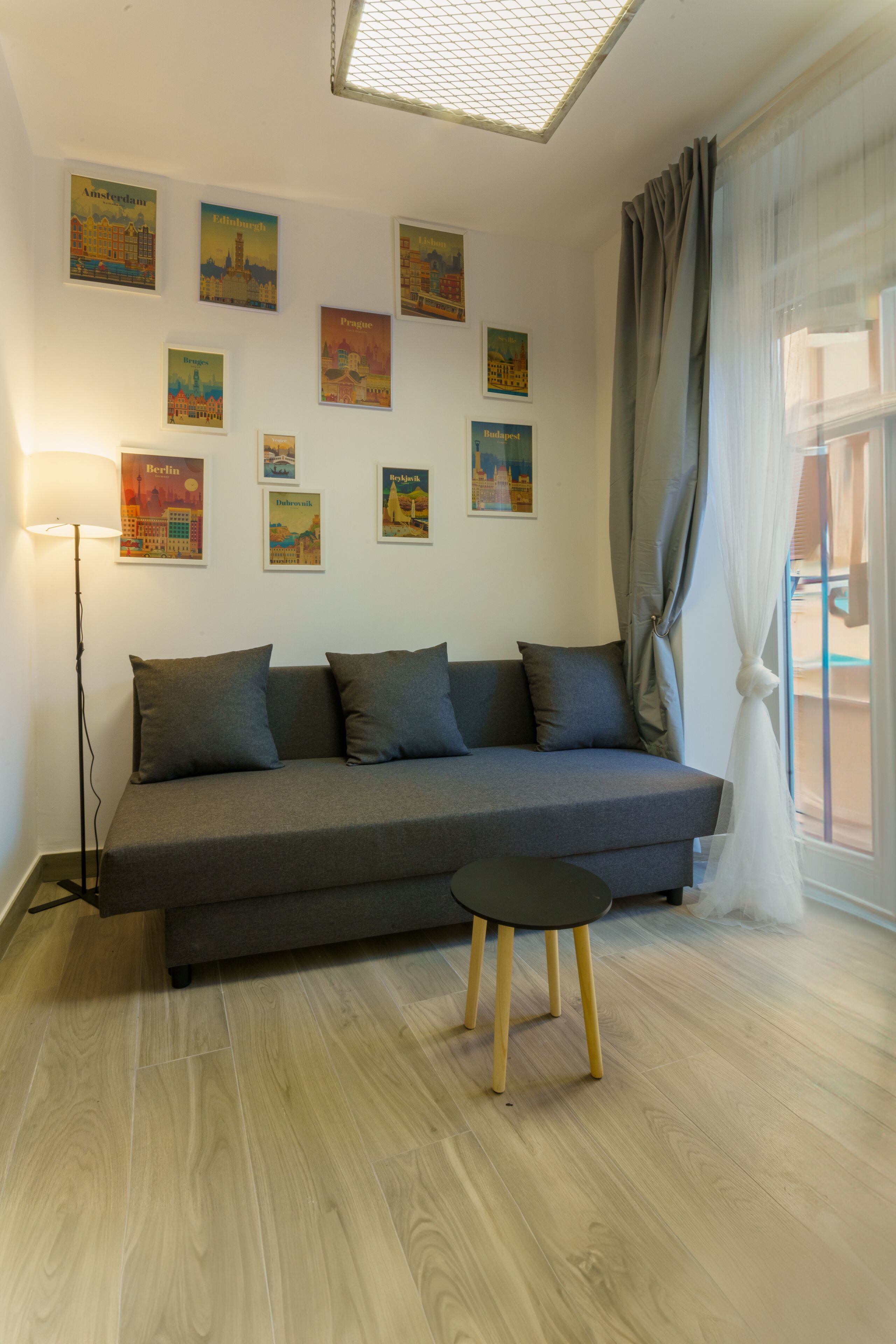 Comfort Studio | Living area | 32-inch Smart TV with digital channels