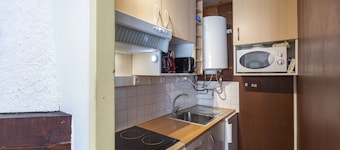 Studio Apartment "Pieds Des Pistes" with Wi-Fi