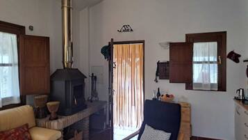 Televisie en een open haard