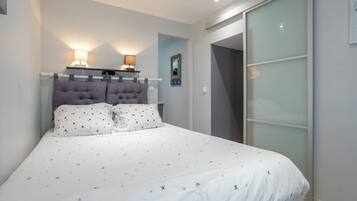 1 bedroom, iron/ironing board, free WiFi, bed sheets