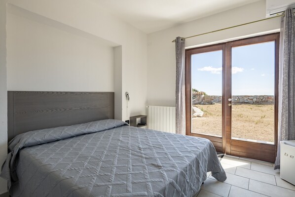 2 bedrooms, bed sheets