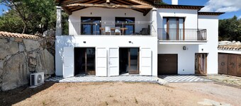 Holiday Home 'Ami' with Sea View, Private Terrace and Shared Garden