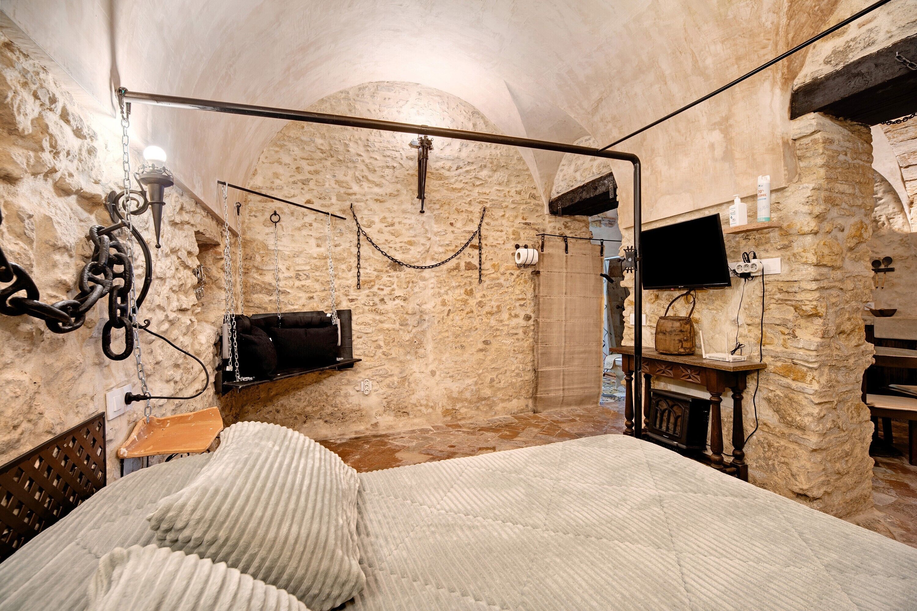 1 slaapkamer, een strijkplank/strijkijzer, gratis wifi, beddengoed