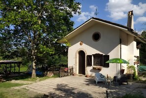 Exterior - Holiday Home 'Chalet La Vigna' with Private Terrace (Scurcola marsicana)
