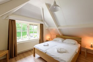 3 bedrooms, free WiFi, bed sheets - LUXURY holiday home for 6 people on the Veluwe (Nijkerk)