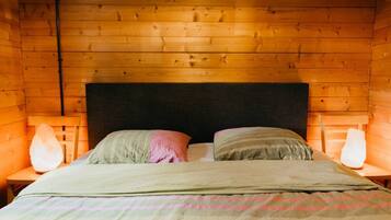 1 slaapkamer, een strijkplank/strijkijzer, reisbedje, wifi