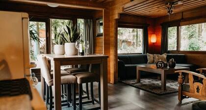 Cozy and romantic forest house at Veluwe