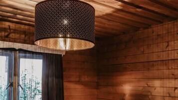 1 slaapkamer, een strijkplank/strijkijzer, wifi, beddengoed