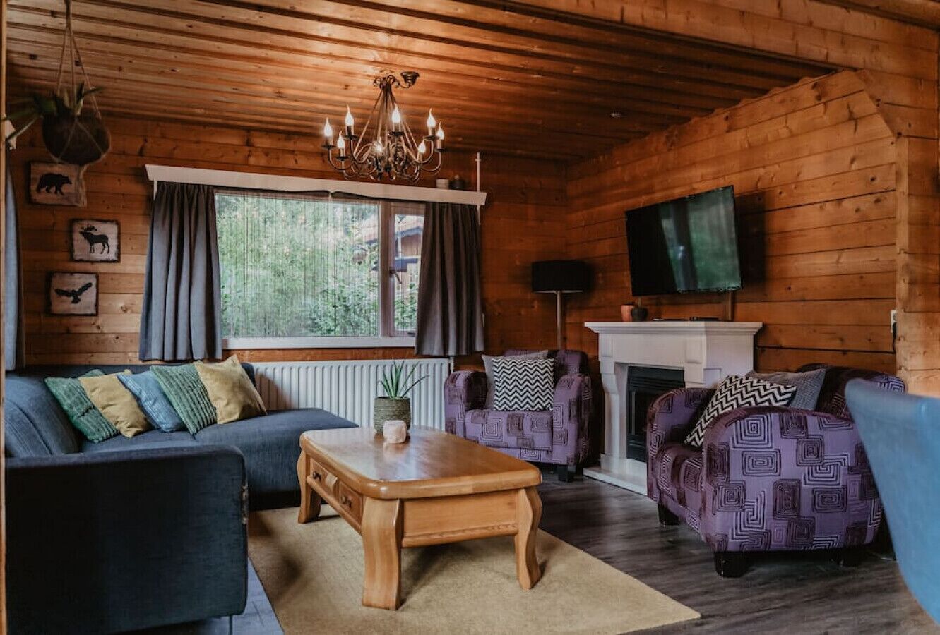 Télévision, chaîne hi-fi