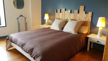 3 bedrooms, WiFi, bed sheets