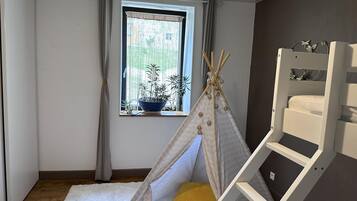 3 bedrooms, WiFi, bed sheets