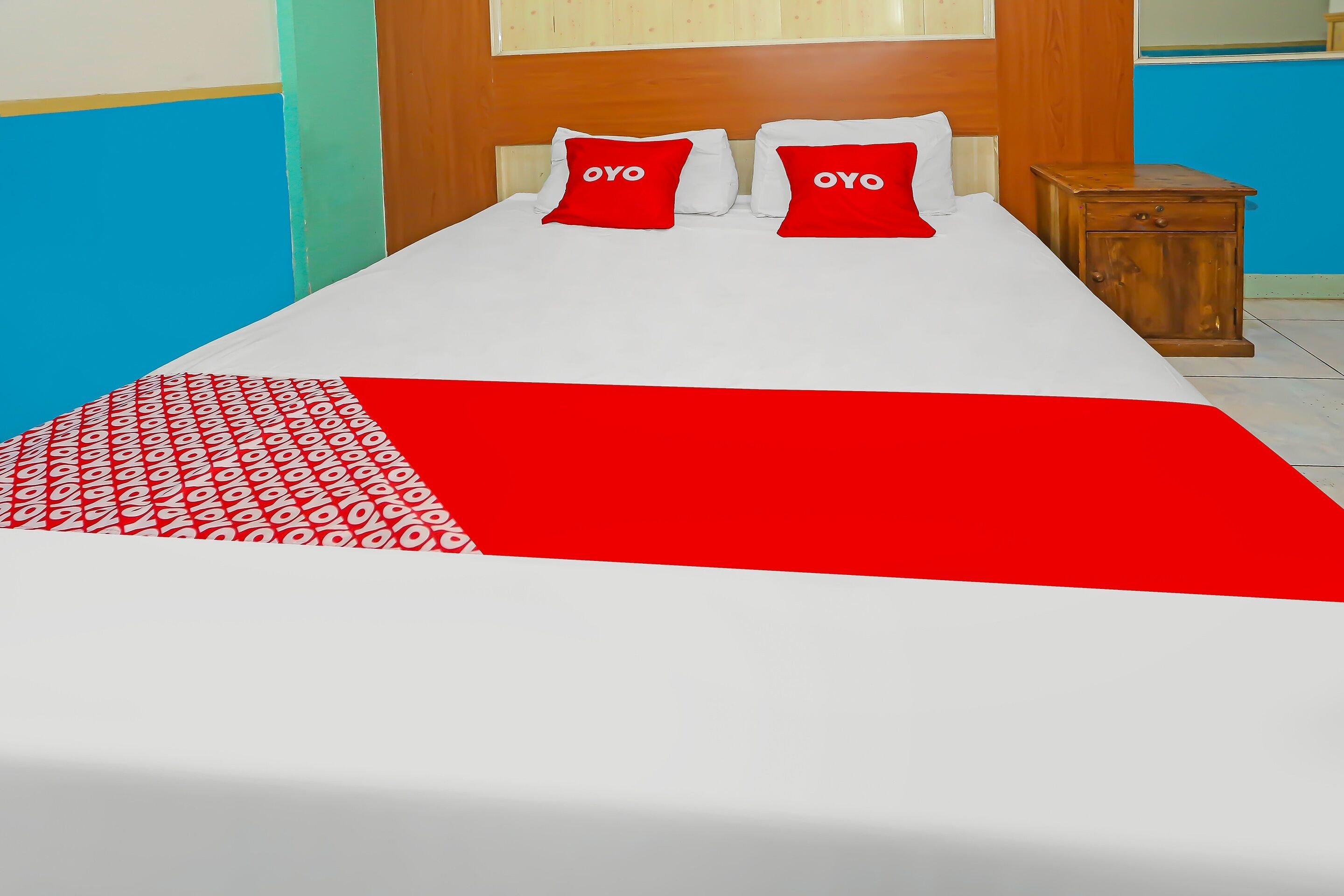 standard double room | laptop workspace, bed sheets