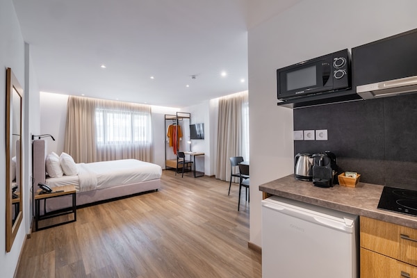 Monolocale Standard, balcone | 1 camera, una cassaforte in camera, con stile personalizzato