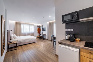 标准开间, 阳台 | 客房内保险箱、特色装修、特色家居、笔记本电脑工作区