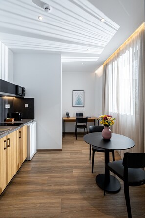 Studio, Ground Floor | In-room safe, individually decorated, individually furnished - Pnoe Urban Living (Nea Smirni)
